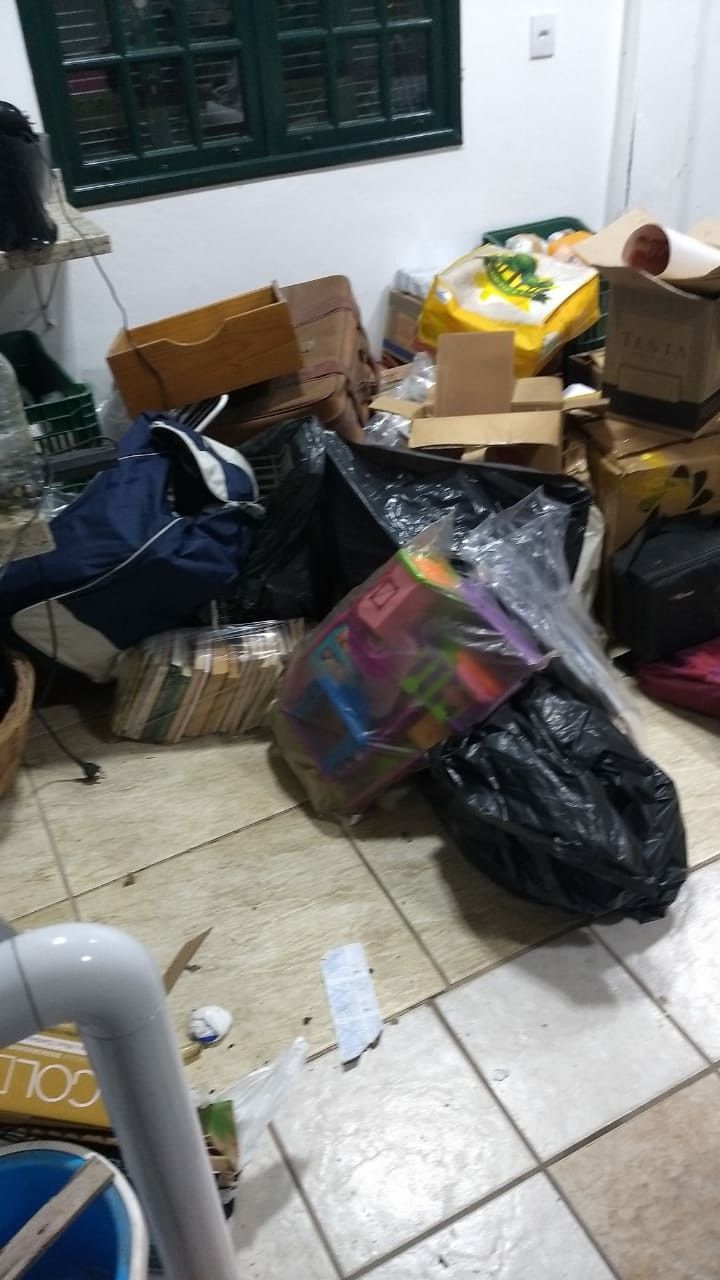 Ruangan penuh barang yang siap dibongkar (foto ilustrasi)